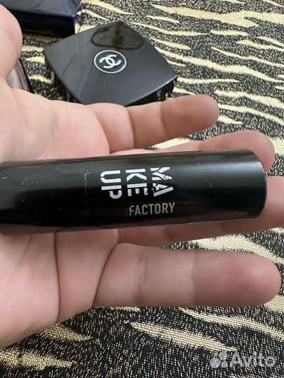 Make up factoru помада