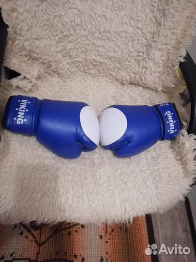 Боксерские перчатки