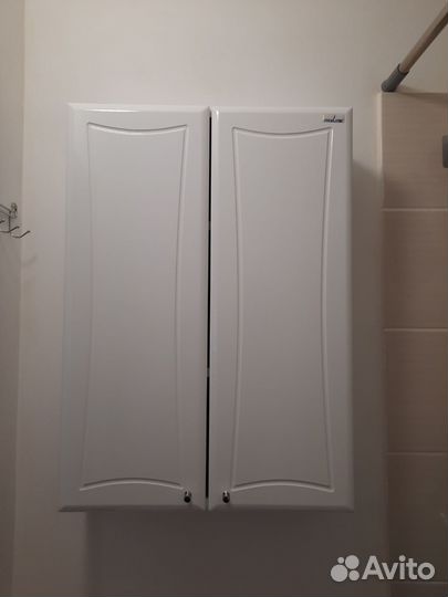 Шкаф навесной в ванную