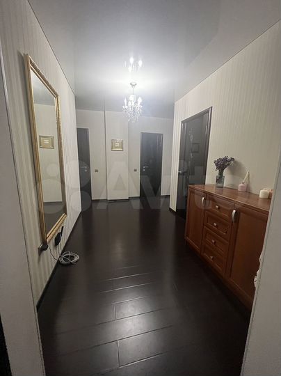 2-к. квартира, 65 м², 3/9 эт.