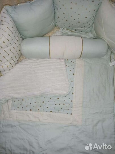 Бортики в детскую кроватку с валиком и одеялкой