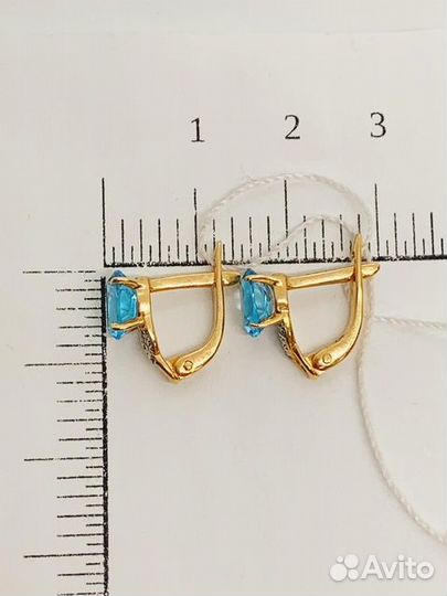 Серьги с синтетическим камнем Золото