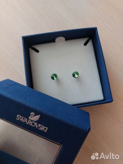 Сережки гвоздики Swarovski