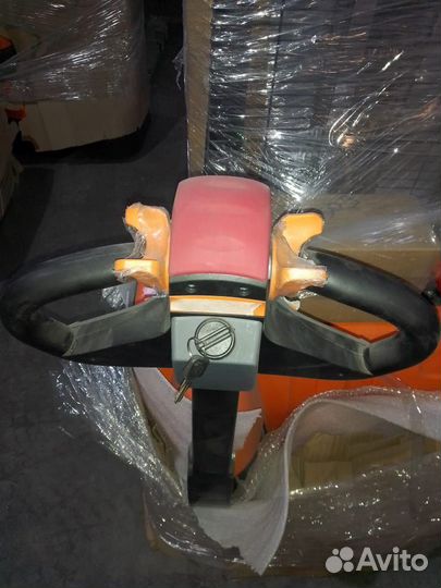 Штабелер самоходный