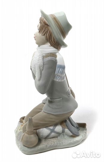 Фарфоровая фигура 