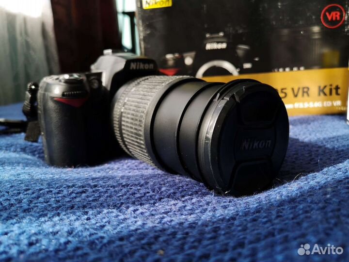Зеркальный фотоаппарат Nikon D90 с объективом AF-S