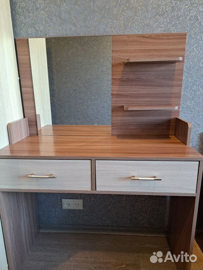 Туалетный столик