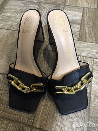 Босоножки женские