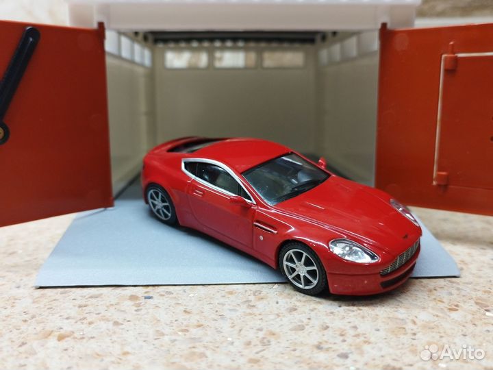 Модель Aston Martin Vanquish 1/43 Deagostini