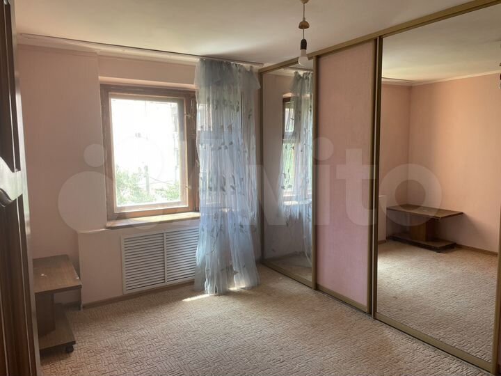 2-к. квартира, 55 м², 3/10 эт.