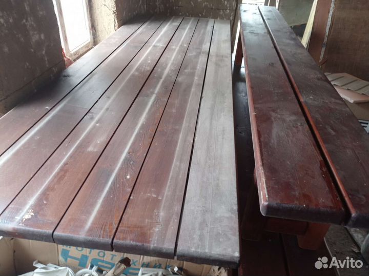 Стол деревянный