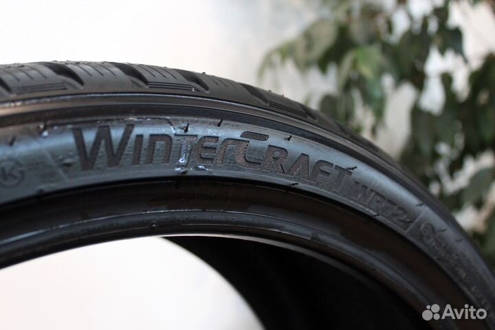 Kumho WinterCraft WP72 255/35 R21 98W