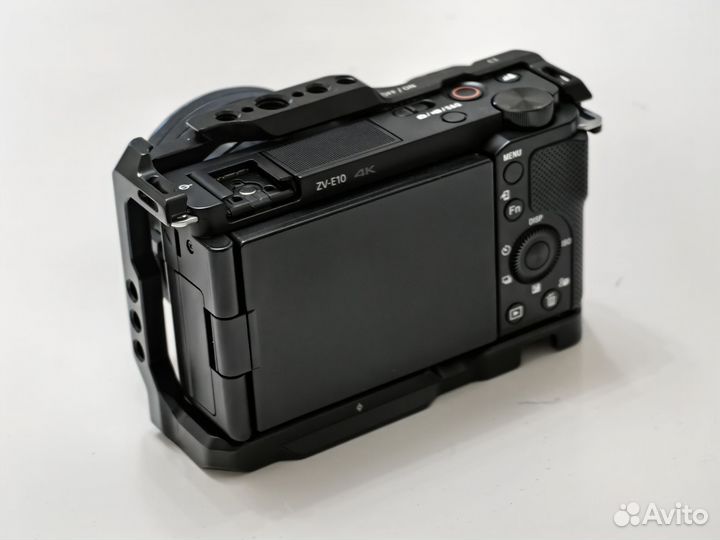 Sony zv e10 (body) в клетке small rig