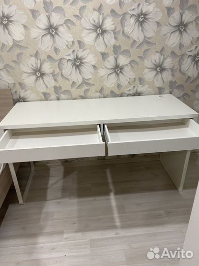 Письменный стол IKEA белый