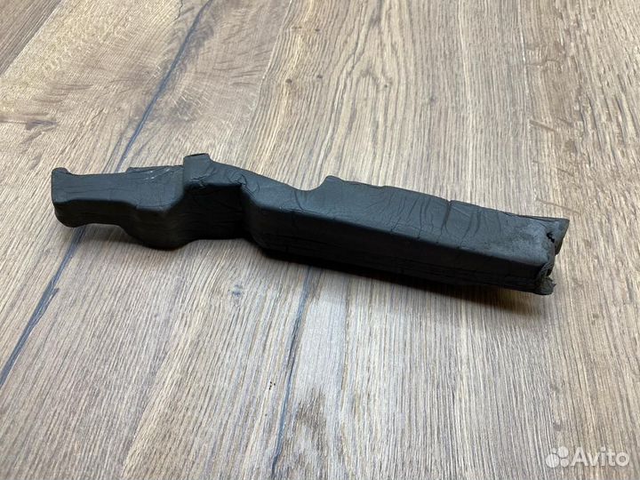 Уплотнительная резинка капота левая Audi A7 4G C7