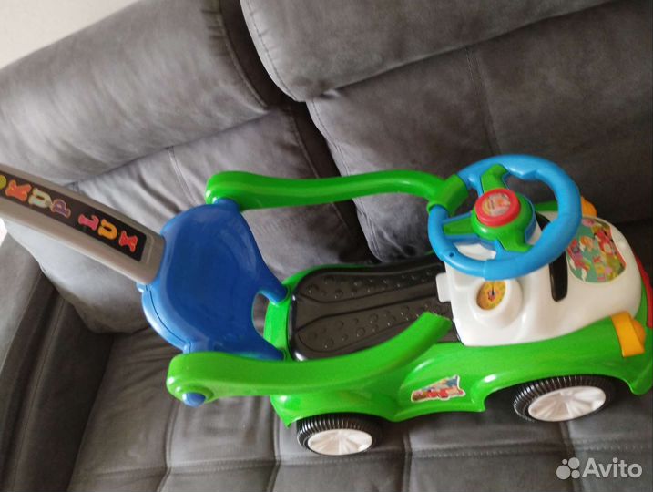 Машинка-каталка толокар
