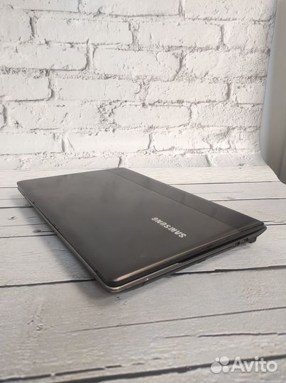 Ноутбук Samsung 4ядра VS Radeon 6520G