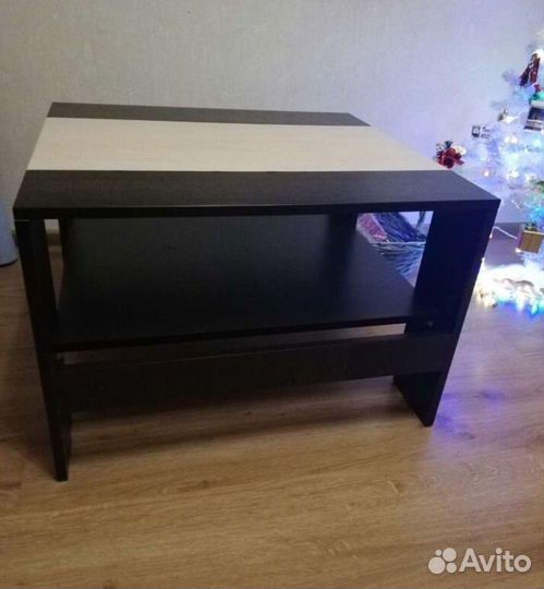 Журнальный столик