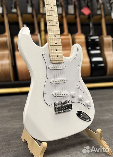 Электрогитара с комплектом (новая)