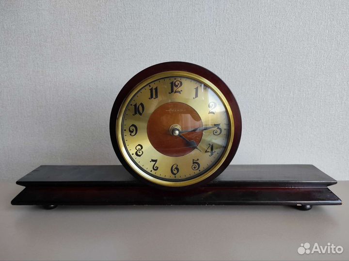 Настольные часы Весна