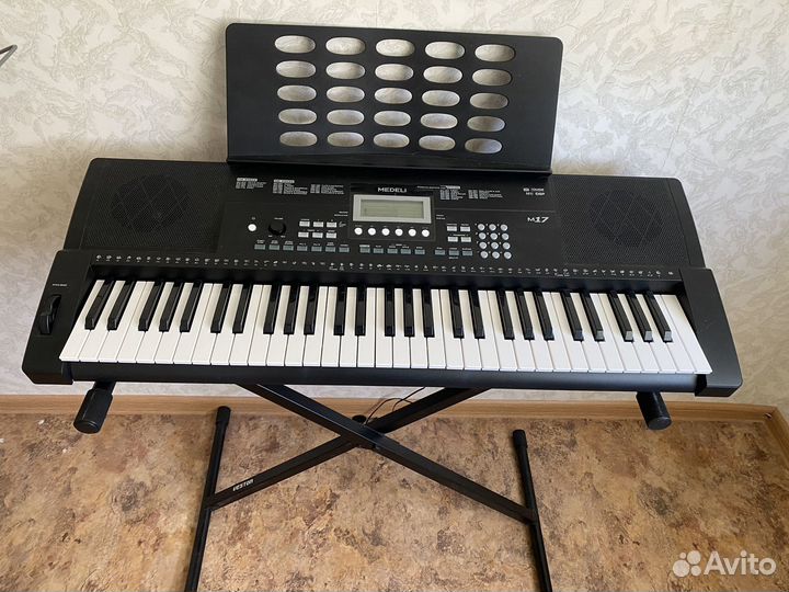Синтезатор, 61 клавиша Medeli M17