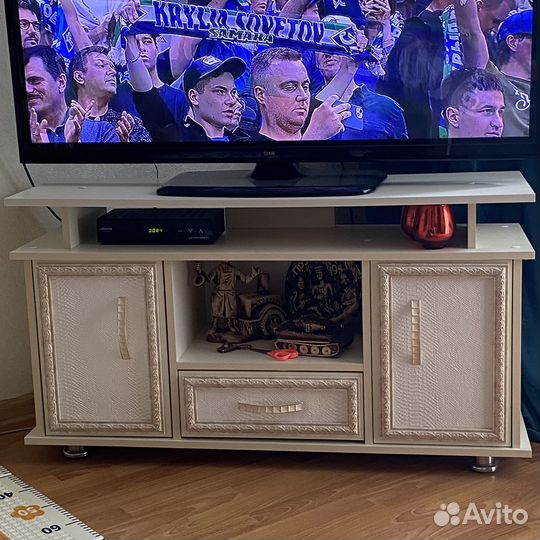 Полка и тумба под тв