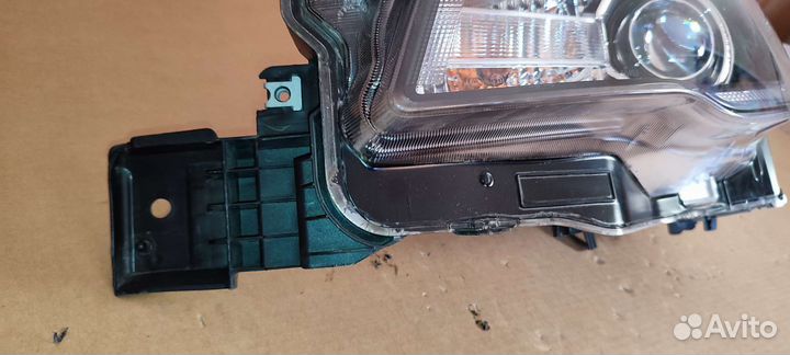 Фара левая Subaru Forester SK5 2018