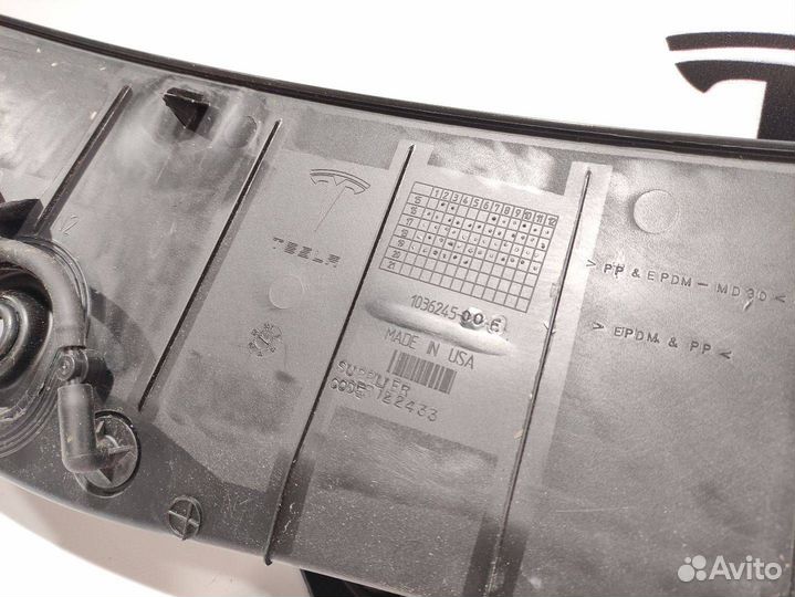 Пластик лобового стекла Tesla Model X 2019