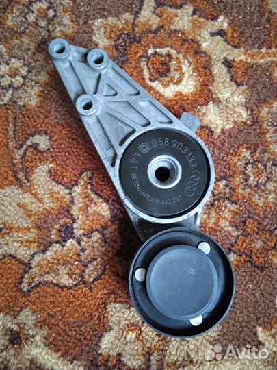 Натяжитель ремня VAG 058903133/D (б/у)