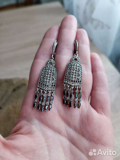Серебряные серьги с черным ониксом