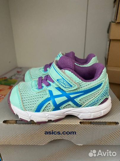 Кроссовки Asics детские
