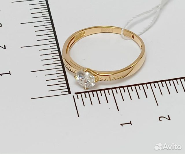 Золотое кольцо с камнем 18,5р