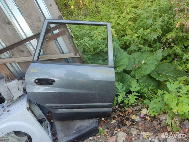 Задняя правая дверь mitsubishi space star