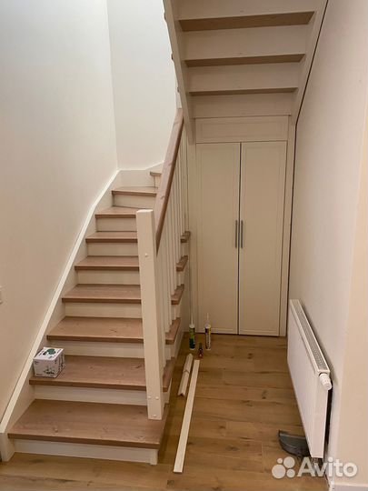 Удобные лестницы из дерева в каркасный дом