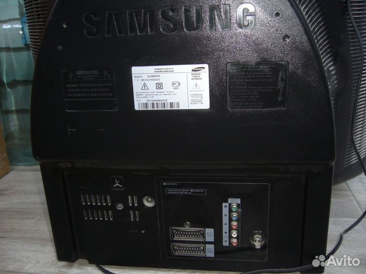 Телевизор Samsung CS-29Z58HPQ в рабочем состоянии