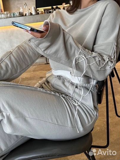 Спортивный костюм женский новый 42 44 46 48