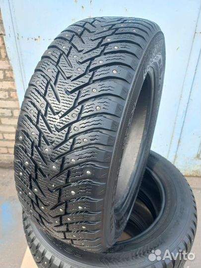 Nokian Tyres Hakkapeliitta 8 SUV 235/60 R18