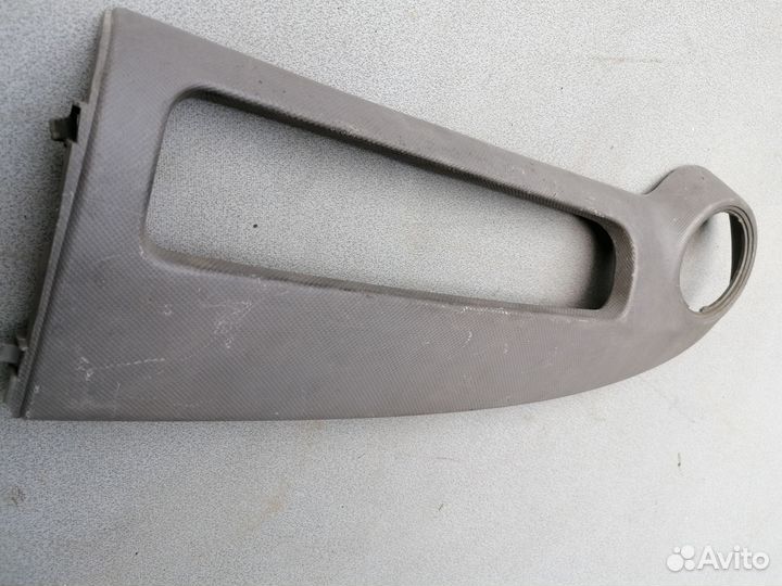 Накладка 8200739447 Renault Logan 2005-2014