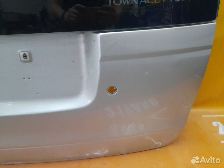 Дверь багажника Toyota Lite Ace/ Noah/Town Ace/ Noah