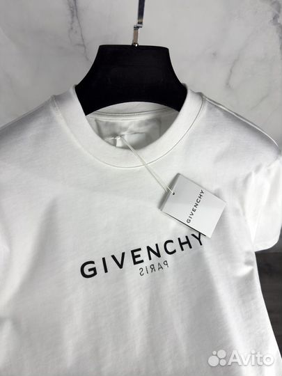 Футболка Givenchy