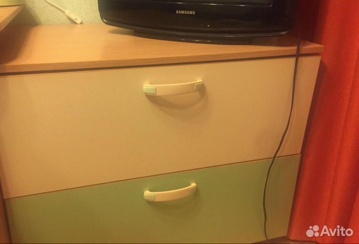 Детская стенка, тумба и письменный стол