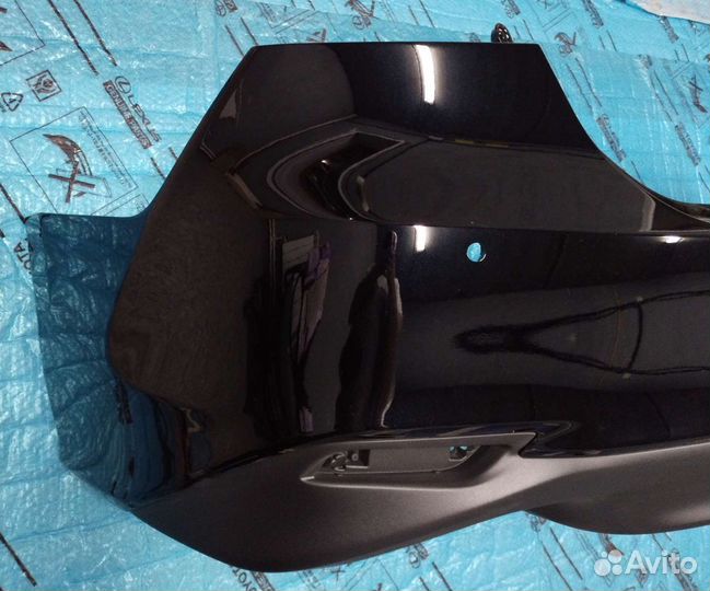 Бампер задний Камри 70 с накладкой 18-21