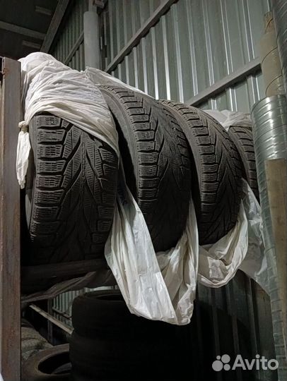 Nokian Tyres Hakkapeliitta R2 SUV 225/65 R17 106R