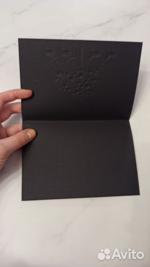 Оригинальная праздничная открытка с оленями