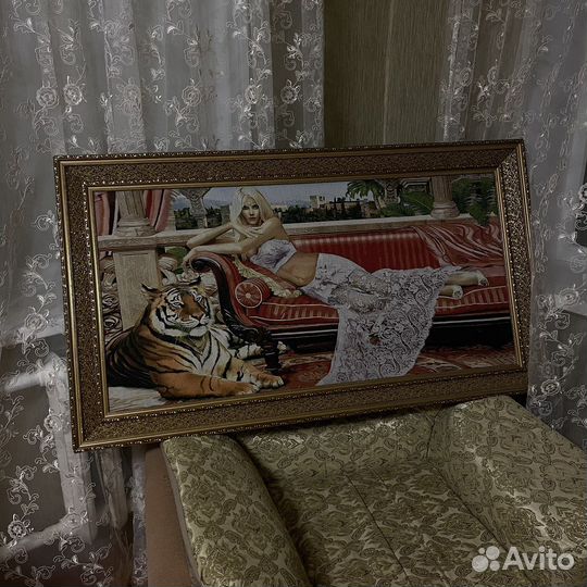 Картина в раме гобелен