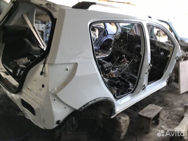 Заднее правое крыло джили мк кросс в наличие