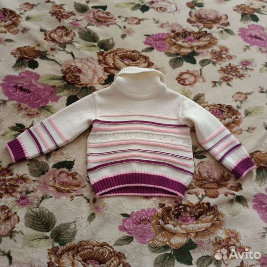 Свитер теплый с горлом для девочки