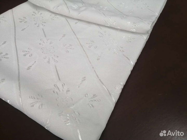 Скатеть праздничная