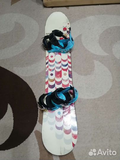 Сноуборд с креплениями burton