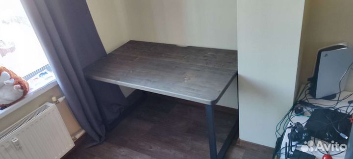 Компьютерный стол из массива